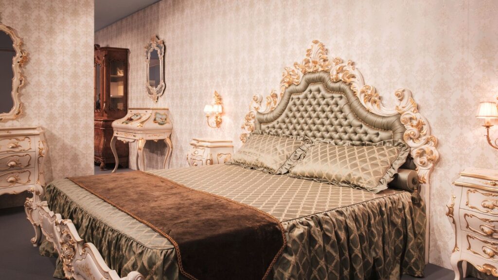 Baroque Headboards: Artistry in Comfort – Why Luxury Suites Are Embracing Ornate Sleep